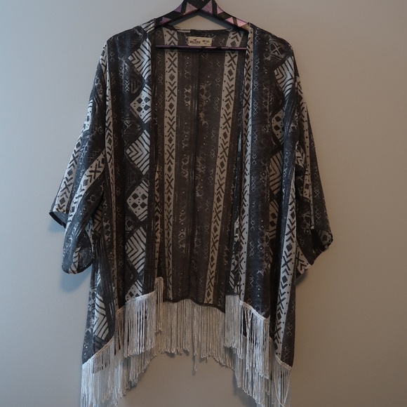 Hollister Tribal Print Fringe Kimono - One Size - Picture 3 of 5